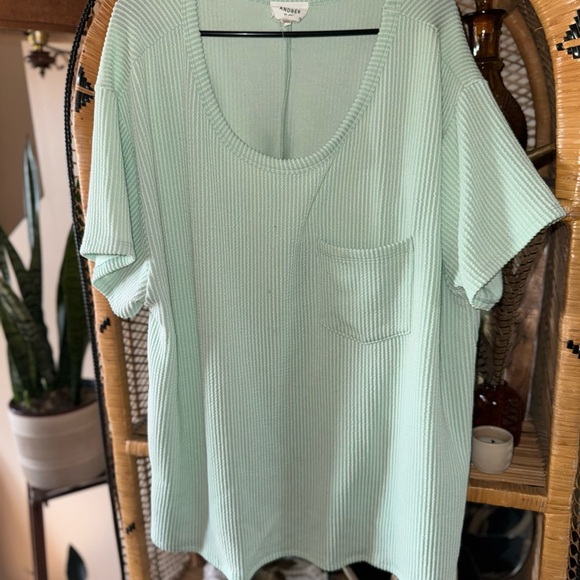 ANDREE BY UNIT Light Green Short Sleeve Ribbed Top - Picture 2 of 6